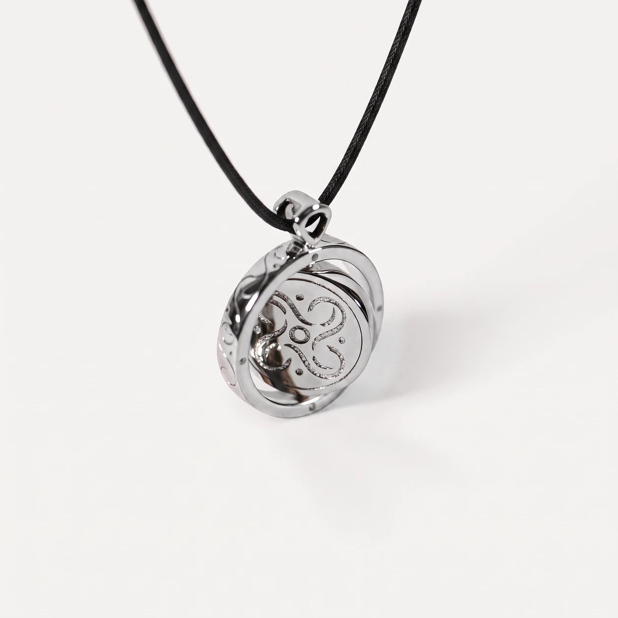 The Blessed Sand Necklace — Sapphire Dome